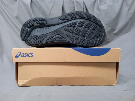 BOXED PAIR OF ASICS GEL-KAYANO 30 SHOES IN BLACK UK SIZE 6.5