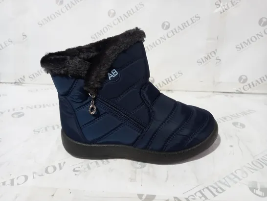 AB BLUE WINTER BOOTS SIZE 39