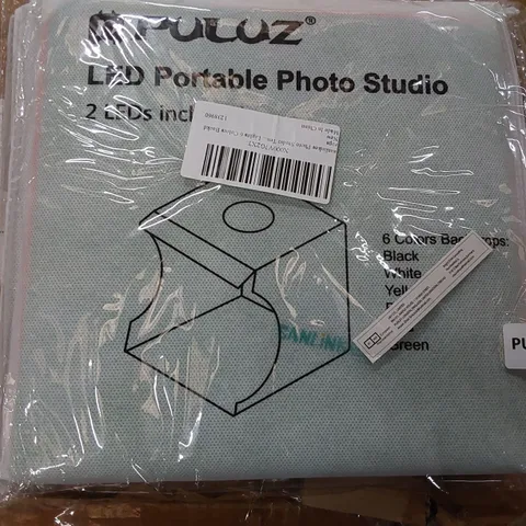 BOX OF 6 PORTABLE LED PHOTO STUDIOS (1 BOX)