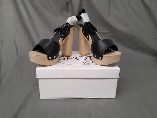 BOXED PAIR OF SPOT ON OPEN TOE HIGH BLOCK HEEL SANDALS IN BLACK SIZE 4