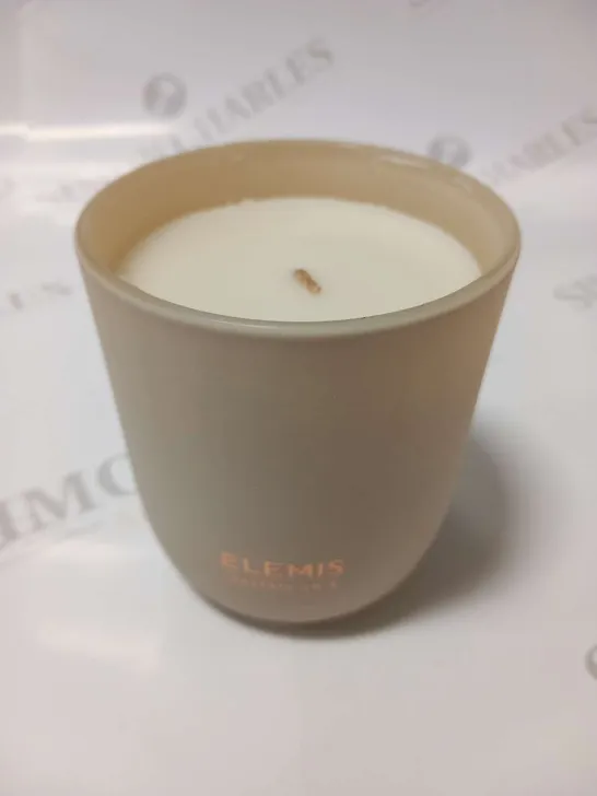 BOXED ELEMIS MAYFAIR NO.9 SCENED CANDLE BOUGIE PARFUMEE 220G