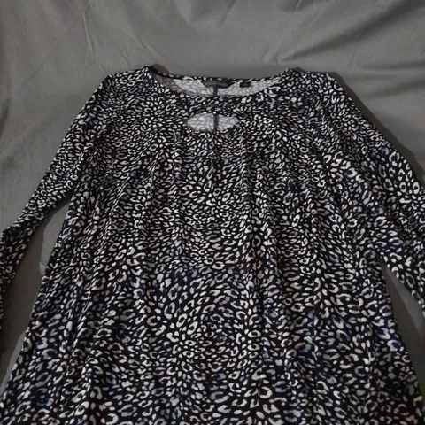 NINA LEONARD TUNIC SIZE M 