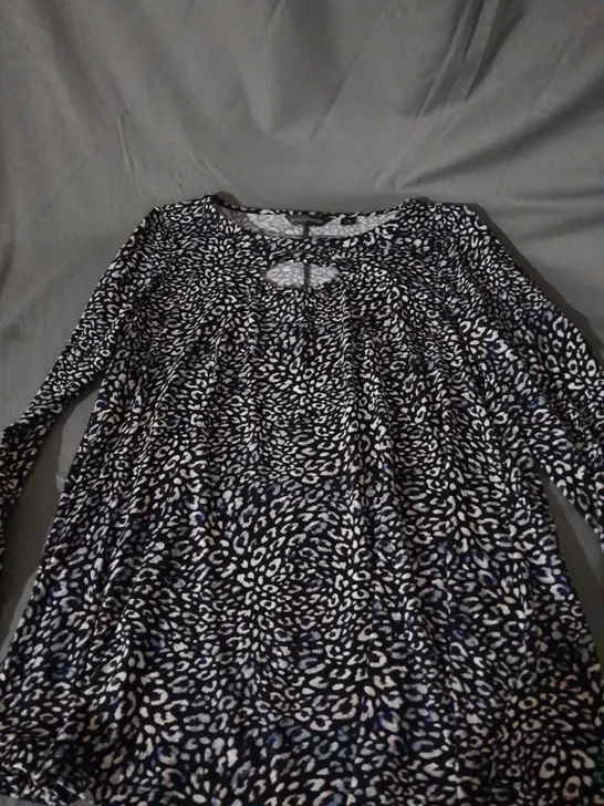 NINA LEONARD TUNIC SIZE M 