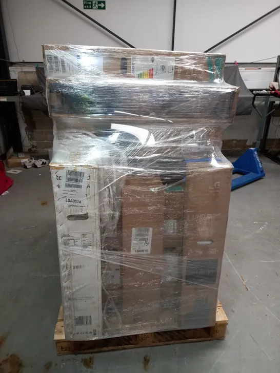 PALLET OF ASSORTED DAMAGED AND FAULTY TELEVISIONS TO INCLUDE TECHWOOD, SAMSUNG AND HISENSE - COLLECTION ONLY 