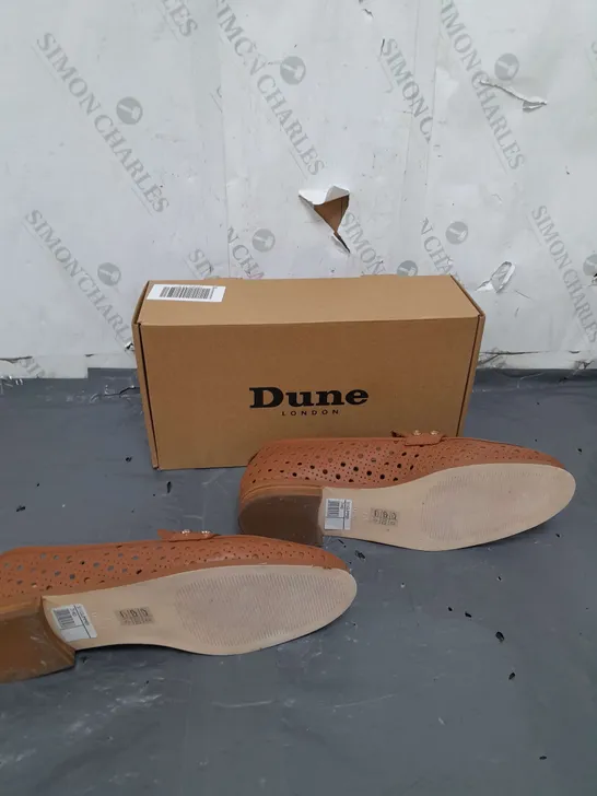 BOXED PAIR OF DUNE LONDON TAN LEATHER LASER CUT LOAFER IN SIZE 7