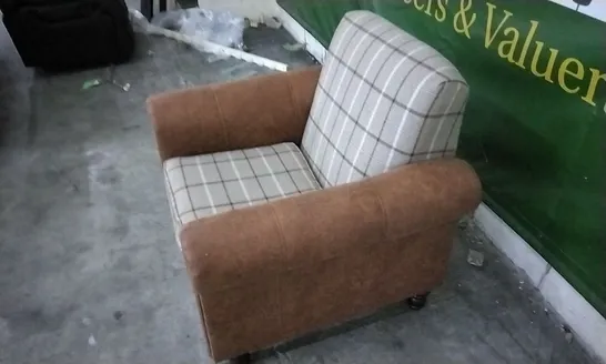 QUALITY DESIGNER TAN LEATHER ARMCHAIR WITH BEIGE CHECKED CUSHIONS