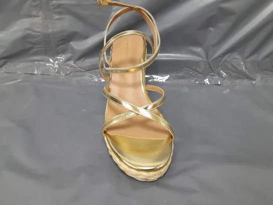 BOXED PAIR OF FRENCH CONNECTION WEDGE STRAPPY SANDALS IN METALLIC GOLD UK SIZE 5