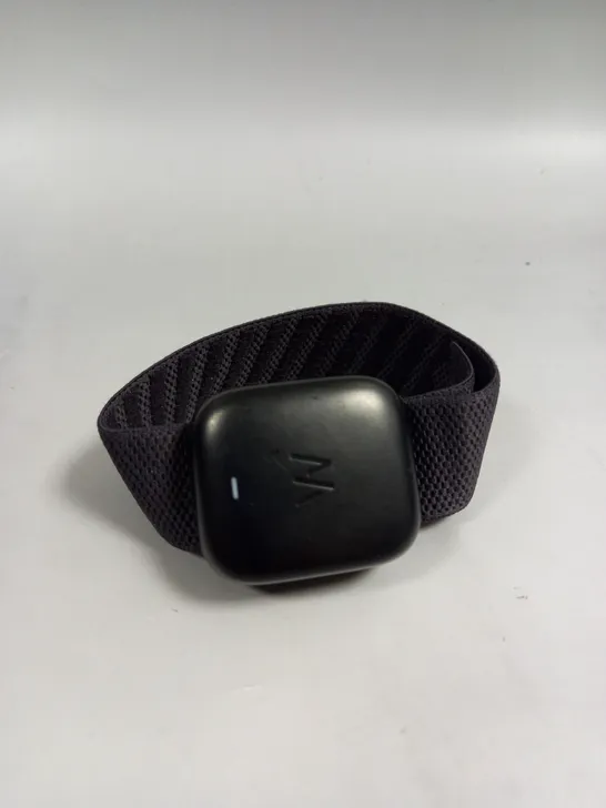 WHOOP 4.0 FITNESS TRACKER 