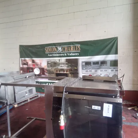 BKI COMMERCIAL SINGLE ROTISSERIE OVEN 