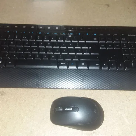 MICROSOFT WIRELESS 2000 DESKTOP - KEYBOARD AND MOUSE COMBO