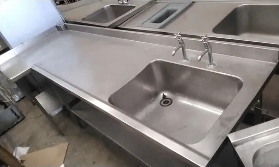 METAL SINK UNIT AND SURFACE
