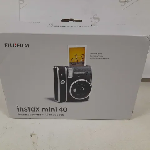 BOXED FUJIFILM INSTAX MINI 40 INSTANT CAMERA