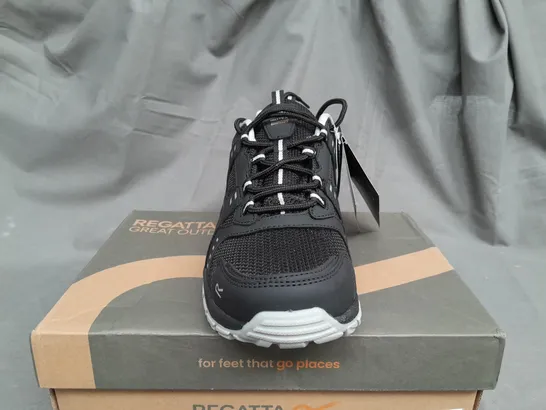 BOXED REGATTA LADY VENDEAVOUR WATERPROOF + BREATHABLE TRAINERS IN BLACK - WOMENS SIZE UK 7