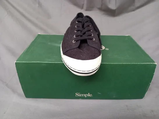 BOXED PAIR OF SIMPLE SATIRE CANVAS SNEAKERS IN BLACK SIZE 4