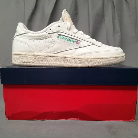 BOXED PAIR OF REEBOK CLUB 85 VINTAGE SHOES IN CREAM UK SIZE 5