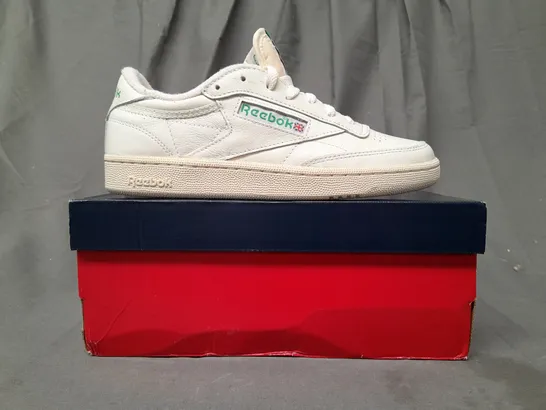 BOXED PAIR OF REEBOK CLUB 85 VINTAGE SHOES IN CREAM UK SIZE 5