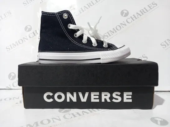 BOXED PAIR OF CONVERSE KIDS SHOES IN BLACK UK SIZE 10