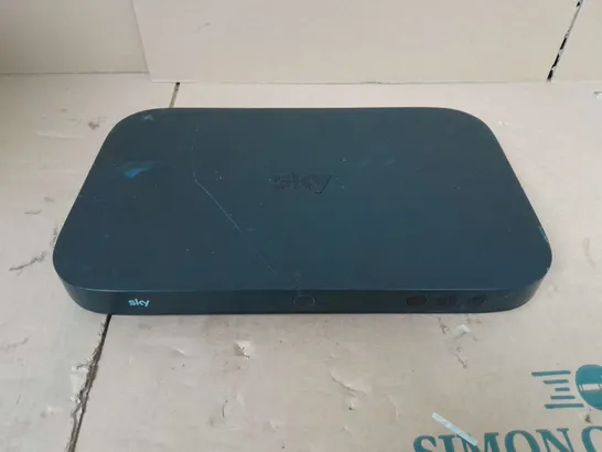 SKY Q BOX