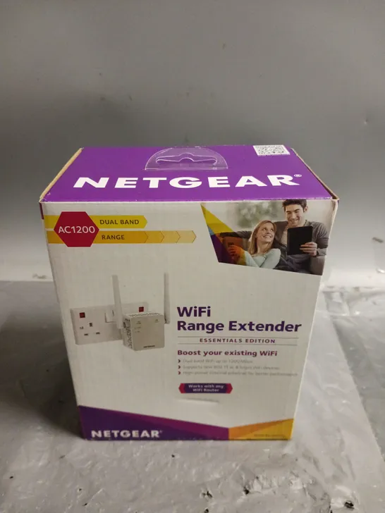 BOXED AND SEALED WIFI RANGE EXTENDER (AC1200)