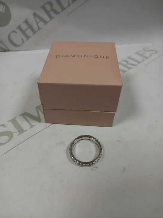 DIAMONIQUE SILVER STONE EDGED RING	