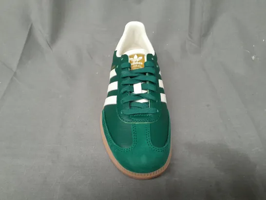 BOXED PAIR OF ADIDAS SAMBA OG SHOES IN GREEN/WHITE UK SIZE 5