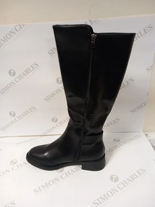 BOXED ASTUCCIO BLACK KNEE BOOTS SIZE CN38