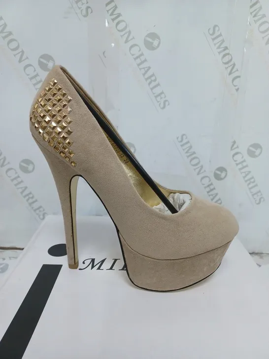 BOX OF 12 MILAYA KHAKI & beige HEELS SIZES VARY   