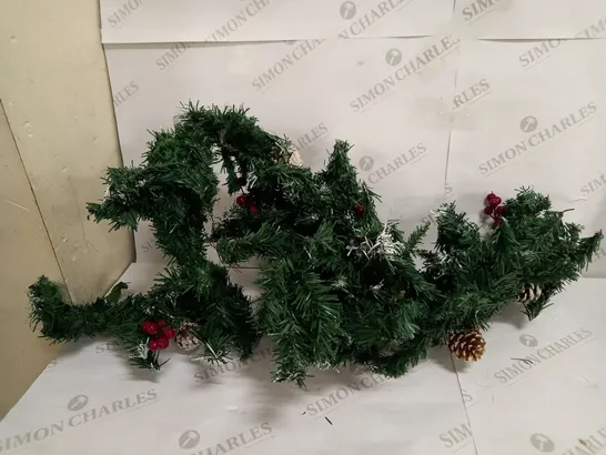 CHRISTMAS TREE GARLAND