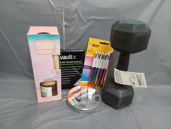 APPROXIMATELY 15 ASSORTED PRODUCTS TO INCLUDE YANKEE CANDLE REED DIFFUSER, VAULTX CARD HOLDER SLEEVES, WELLCUT EXTREME CUTTING DISC, 7.5KG HEX DUMBELL