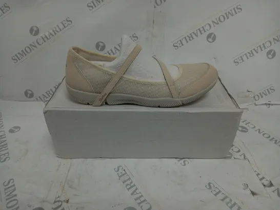 SKETCHERS LUXURY AIR SHOE - NATURAL SIZE 6.5