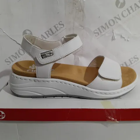 BOXED RIEKER ANTISTRESS SANDALS IN WHITE - SIZE 6