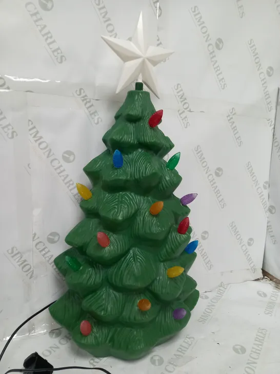 MR CHRISTMAS INDOOR OUTDOOR MOLDED CHRISTMAS TREE