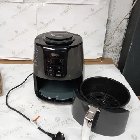 NINJA AIR FRYER 3.8L AF100UK