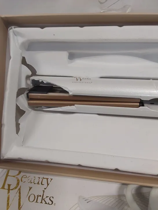 BOXED BEAUTY WORKS THE STRAIGHTENER RRP £79