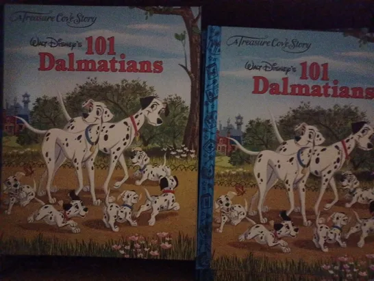 LOT OF APPROX. 38 TREASURE COVE STORY WALT DISNEY'S 101 DALMATIANS BOOKS