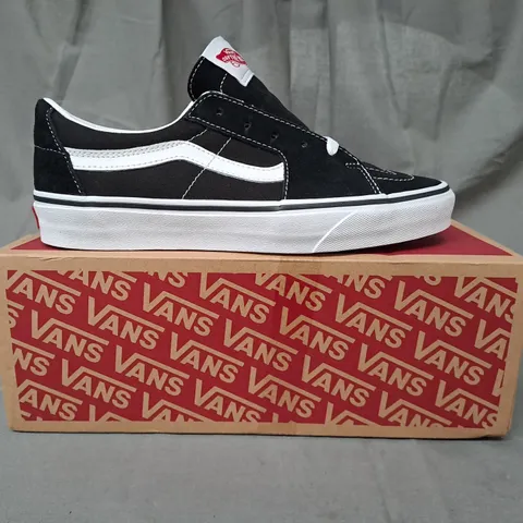 BOXED PAIR OF VANS SK8-LOW SHOES IN BLACK/WHITE UK SIZE 6