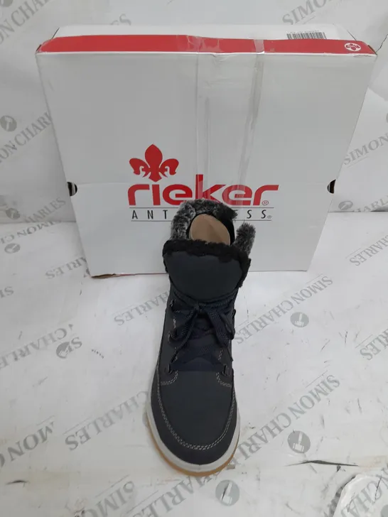 BOXED PAIR OF RIEKER WARM HIKING BOOTS, NAVY - SIZE 6 