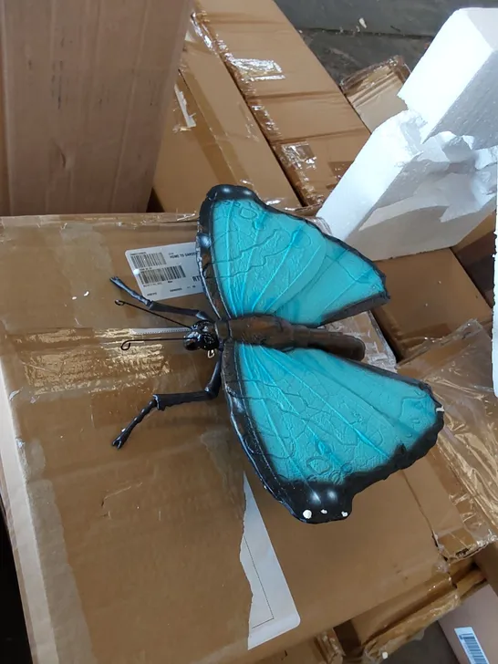 BOXED BUTTERFLY WALL DECORATION