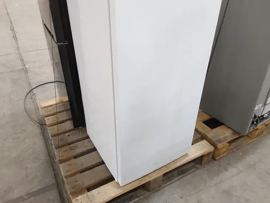 BEKO CFG4501W FREESTANDING FRIDGE FREEZER - UNPROCESSED RAW RETURN