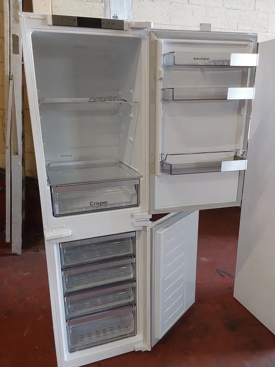 GRUNDIG GKFED445 BUILT-IN INTEGRATED 50/50 FRIDGE FREEZER