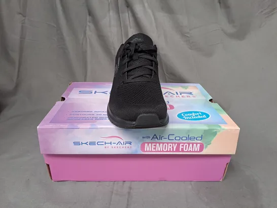 BOXED PAIR OF SKECHERS SHOES IN BLACK UK SIZE 7