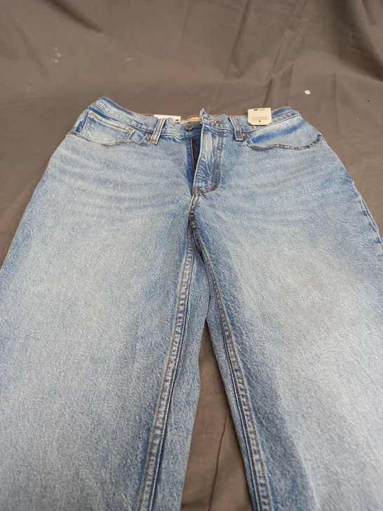 LEVI'S MOM JEANS STRECH DENIM JEANS - 30W 28L