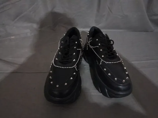 PAIR OF KOI LACE UP SHOES IN BLACK SIZE 9 