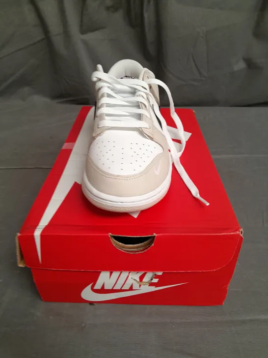 BOXED PAIR OF NIKE DUNKS LOW SIZE 7