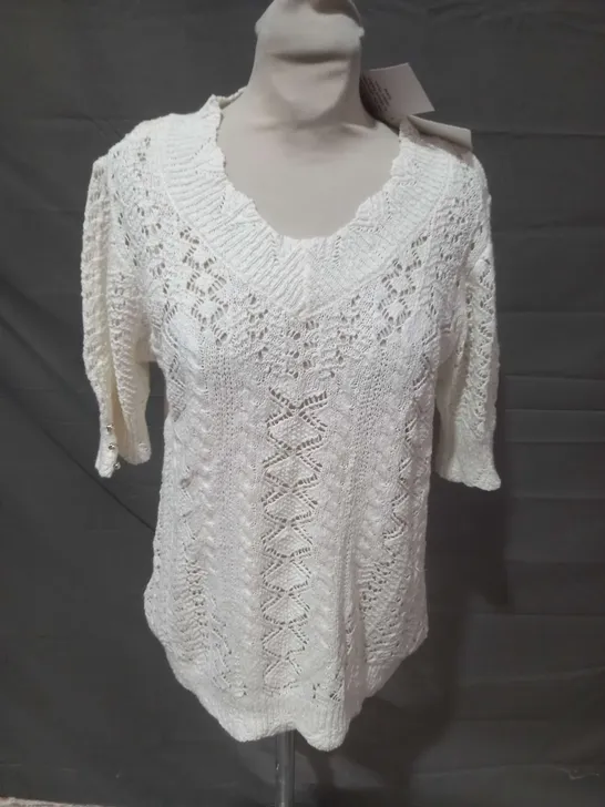 JOE BROWN KNITTED V-NECK SHIRT - UK 14