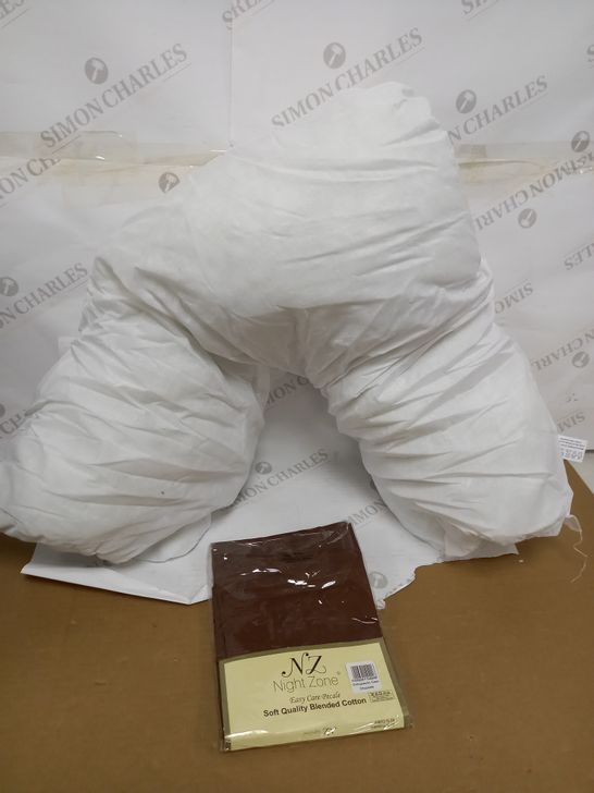 V PILLOW INSERT WITH COVER