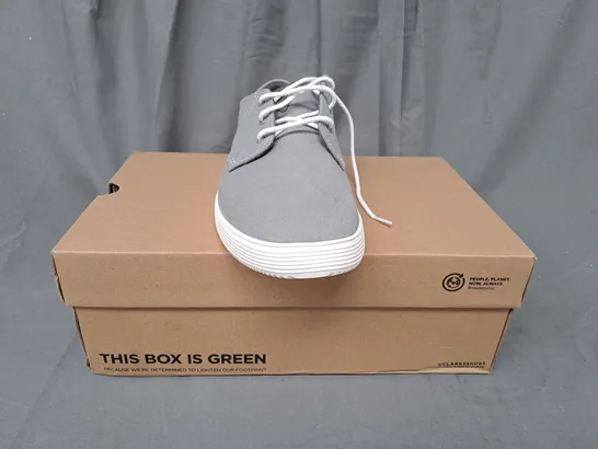 BOXED PAIR OF CLARKS SHARKFORD WALK SHOES IN GREY UK SIZE 11