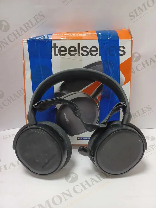 STEELSERIES ARCTIS 3 - ALL-PLATFORM GAMING HEADSET 