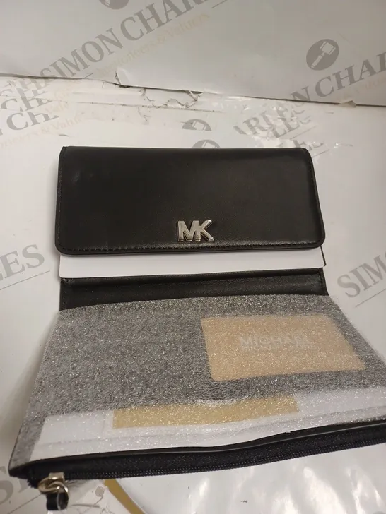 MICHAEL KORS CARRYALL LEATHER PURSE