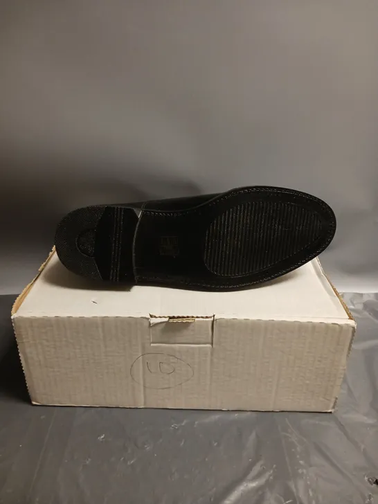 BOXED ORION BLACK PATENT MENS SHOES SIZE 10